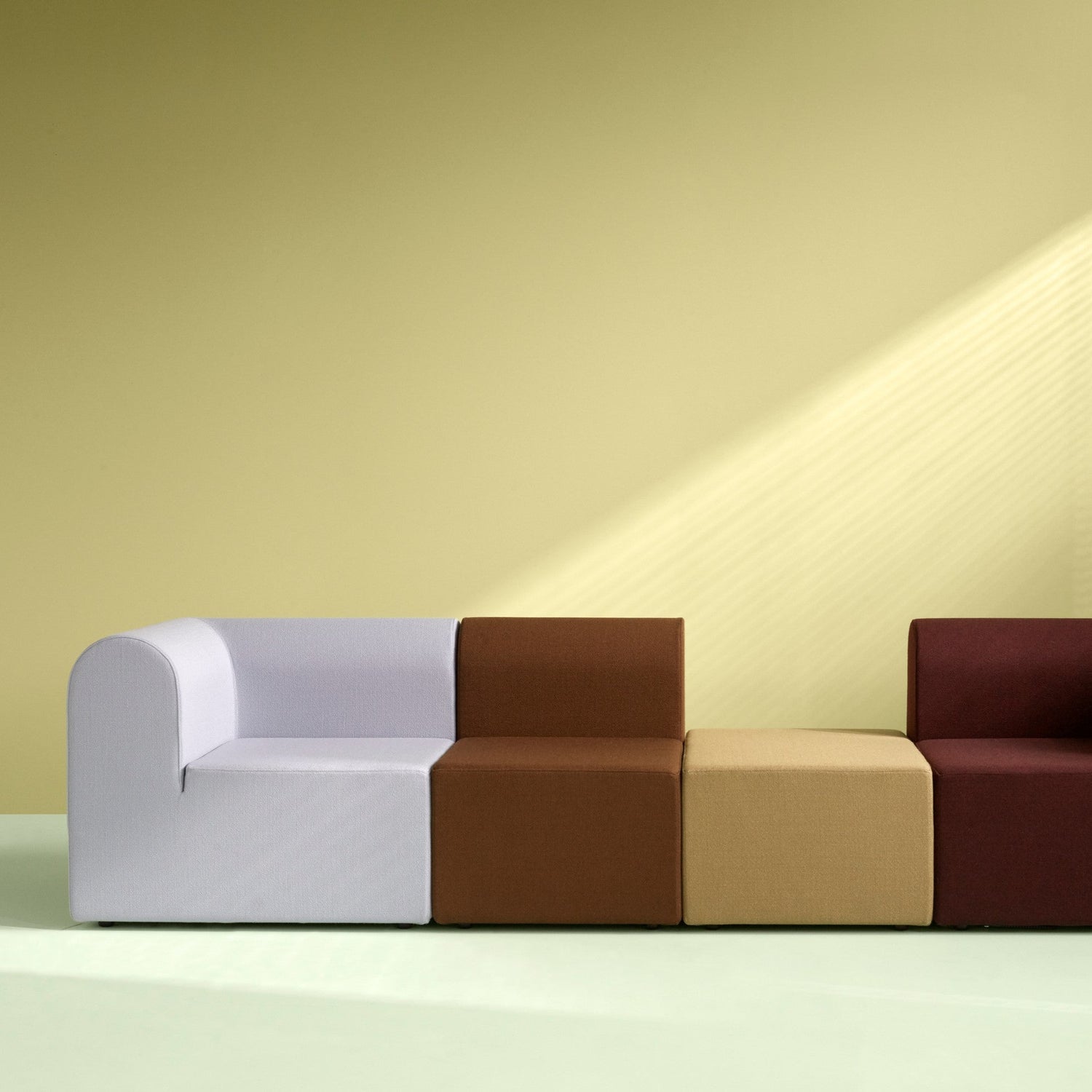 Paradigm 4-personers sofa med armlæn fra Montana