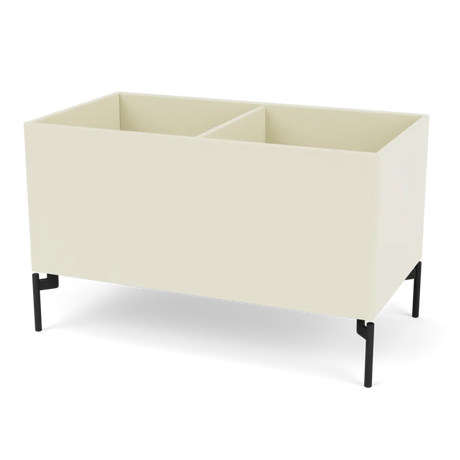Plantekasse B69,6 cm fra D38, inkl. ben Montana - Vanilla / Black - Jacobsen Plus