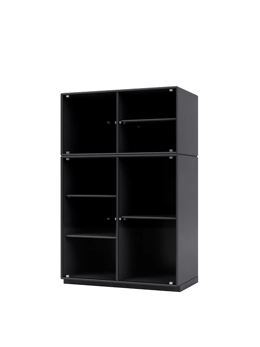 Ripple III Vitrineskab, inkl. sokkel fra Montana