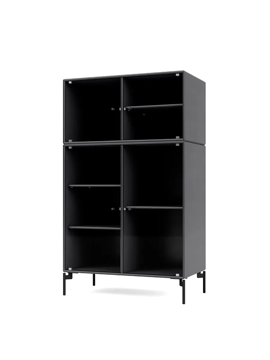 Ripple III Vitrineskab, inkl. ben fra Montana