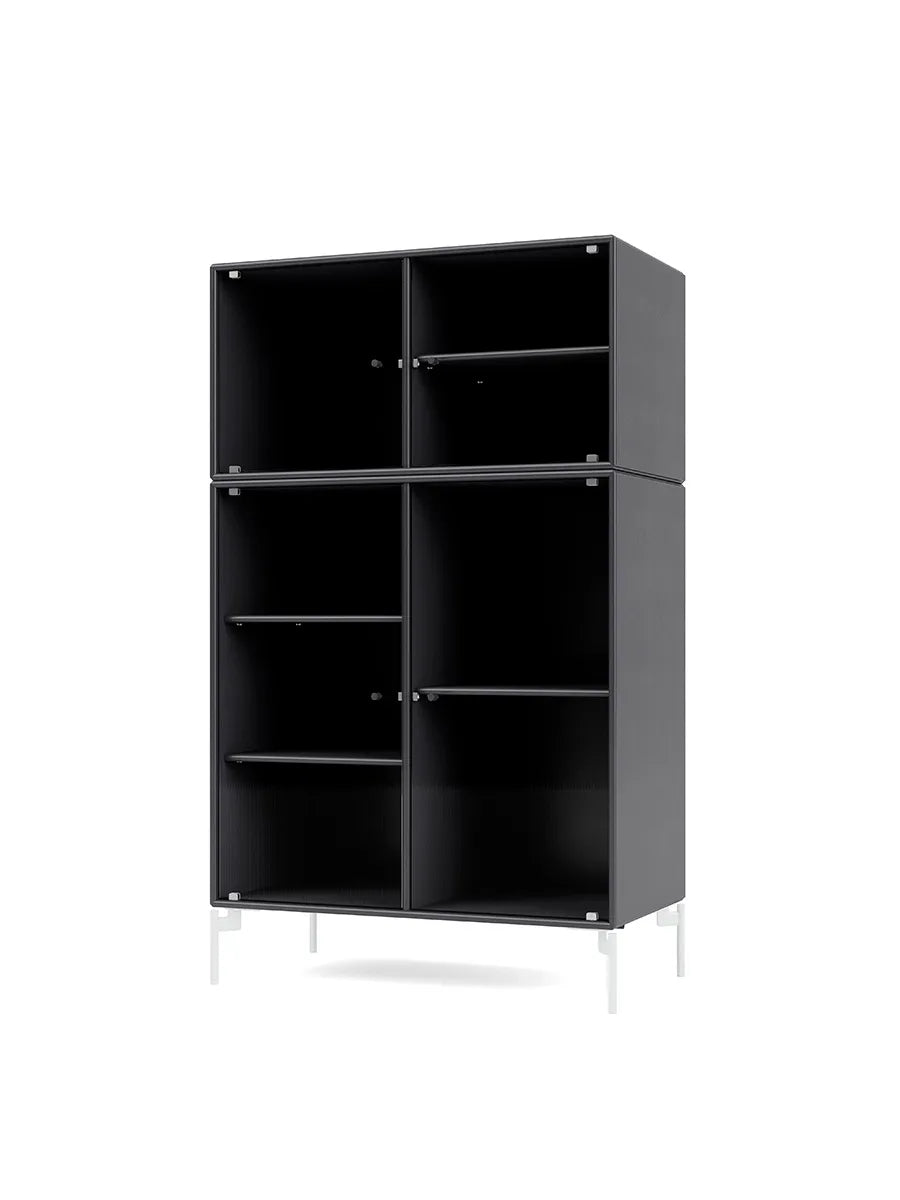 Ripple III Vitrineskab, inkl. ben fra Montana