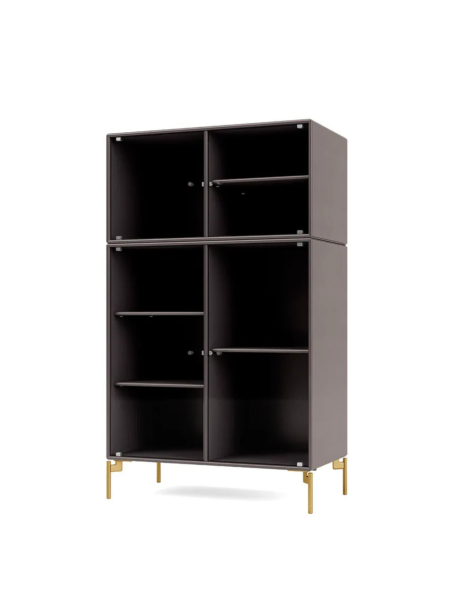 Ripple III Vitrineskab, inkl. ben fra Montana