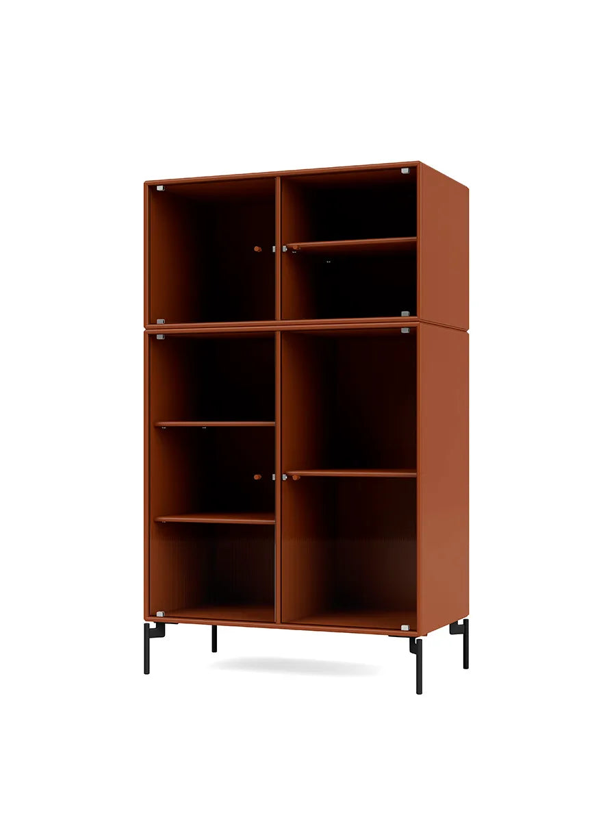 Ripple III Vitrineskab, inkl. ben fra Montana