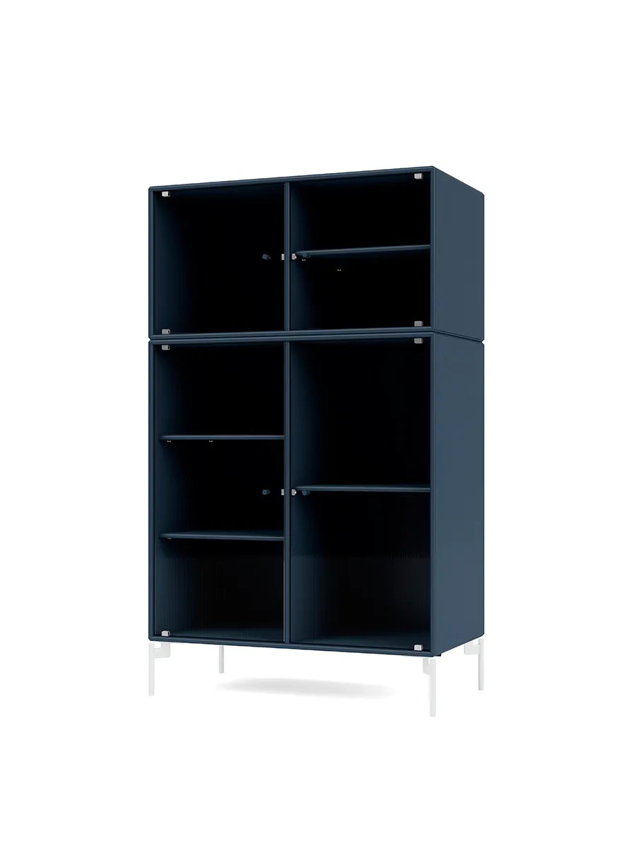 Ripple III Vitrineskab, inkl. ben fra Montana