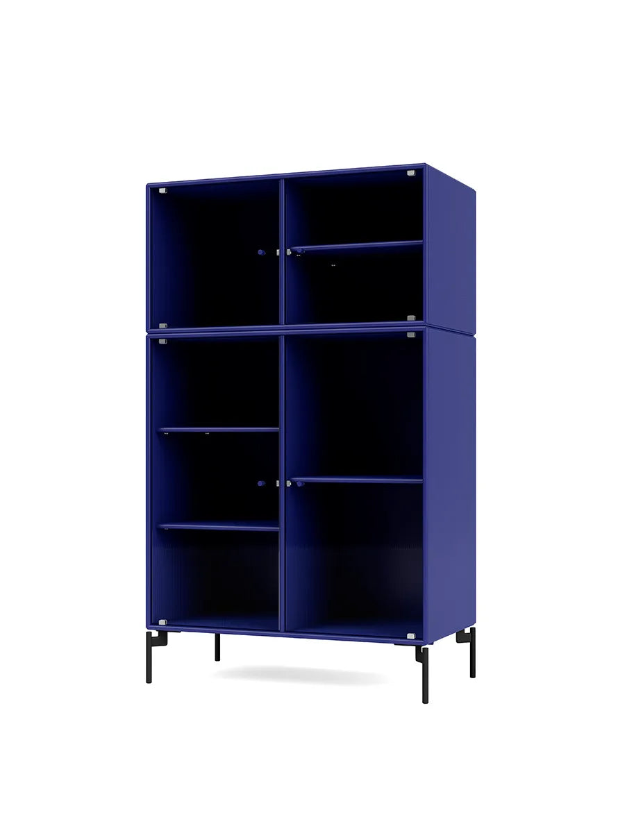 Ripple III Vitrineskab, inkl. ben fra Montana