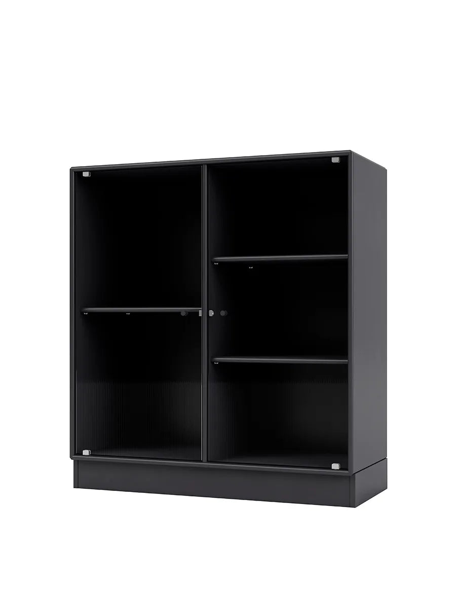 Ripple II Vitrineskab, inkl. sokkel fra Montana