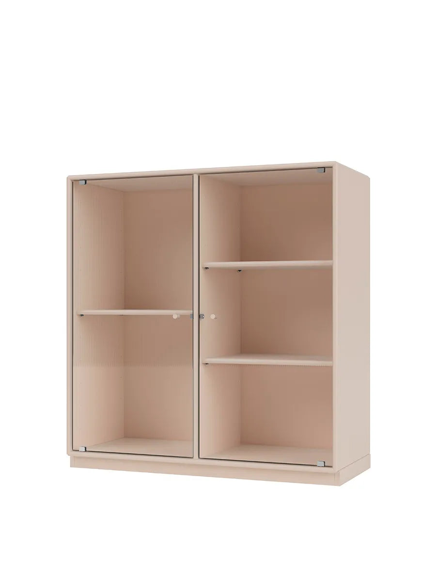 Ripple II Vitrineskab, inkl. sokkel fra Montana