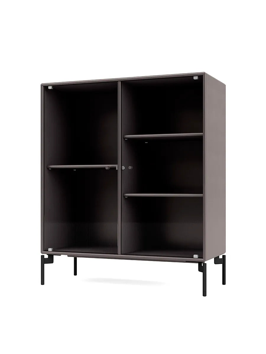 Ripple II Vitrineskab, inkl. ben fra Montana