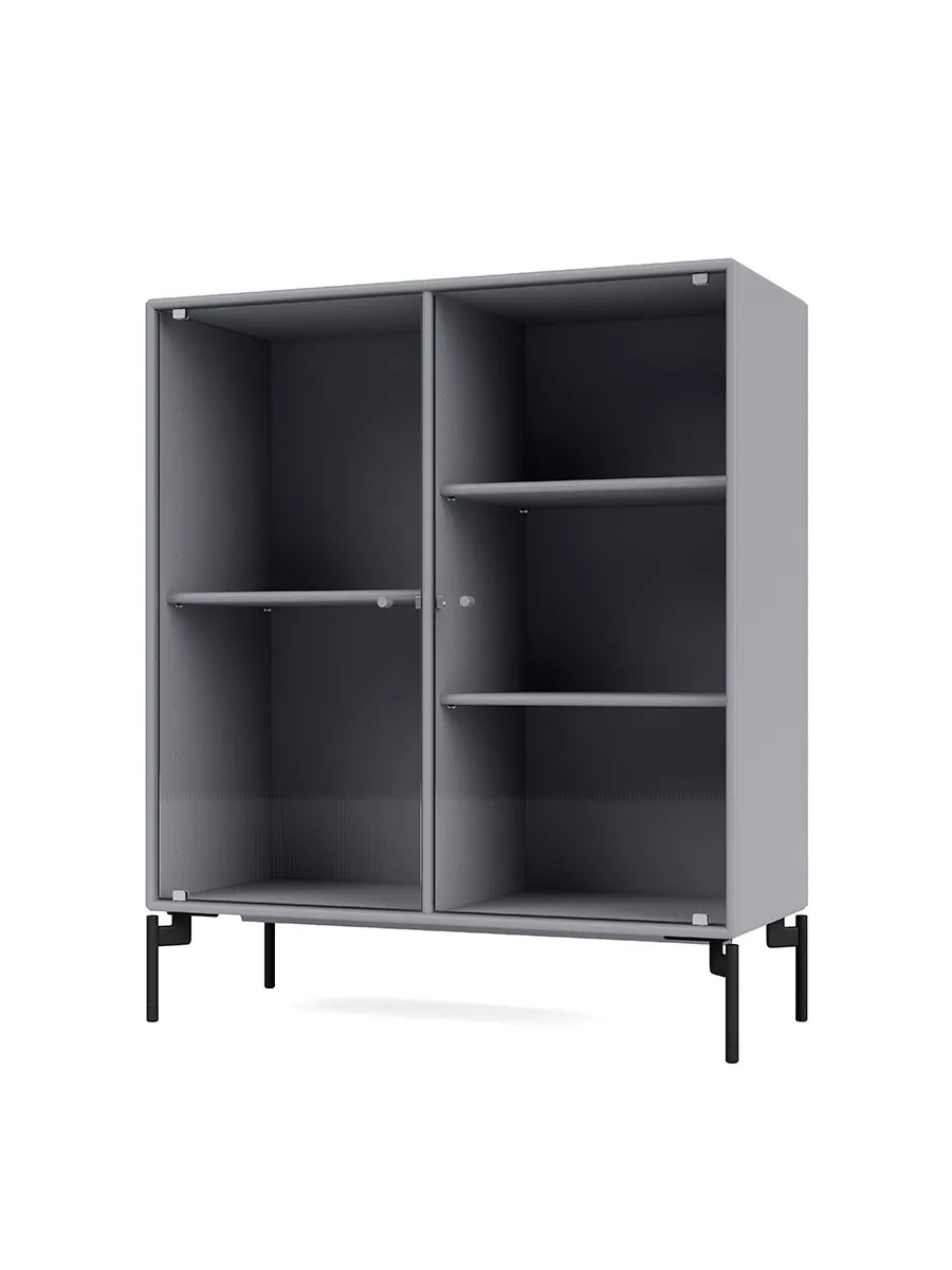 Ripple II Vitrineskab, inkl. ben fra Montana