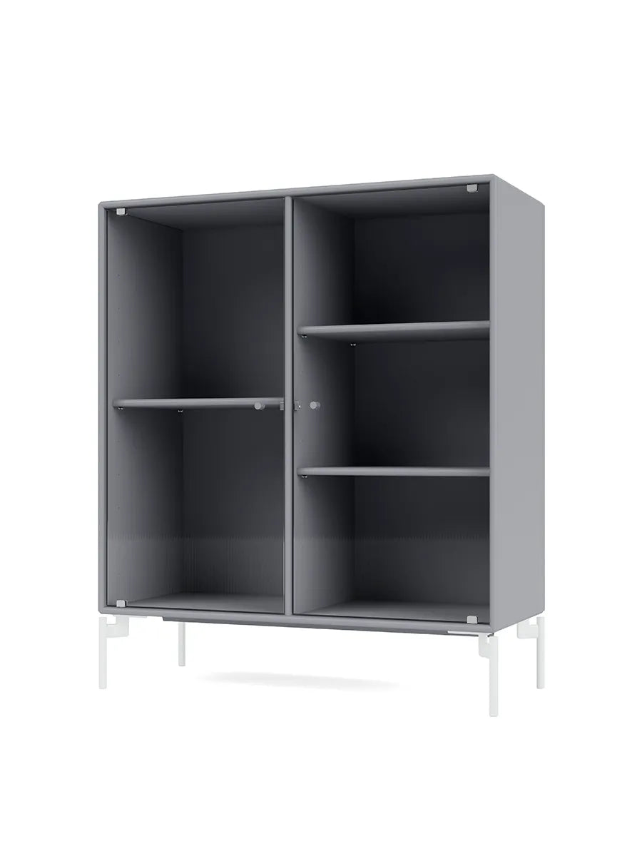 Ripple II Vitrineskab, inkl. ben fra Montana