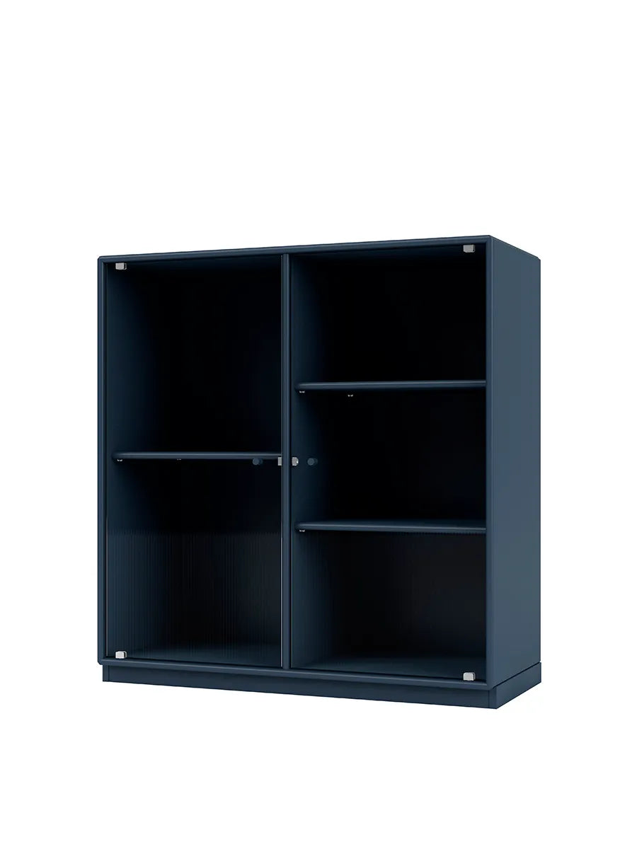 Ripple II Vitrineskab, inkl. sokkel fra Montana