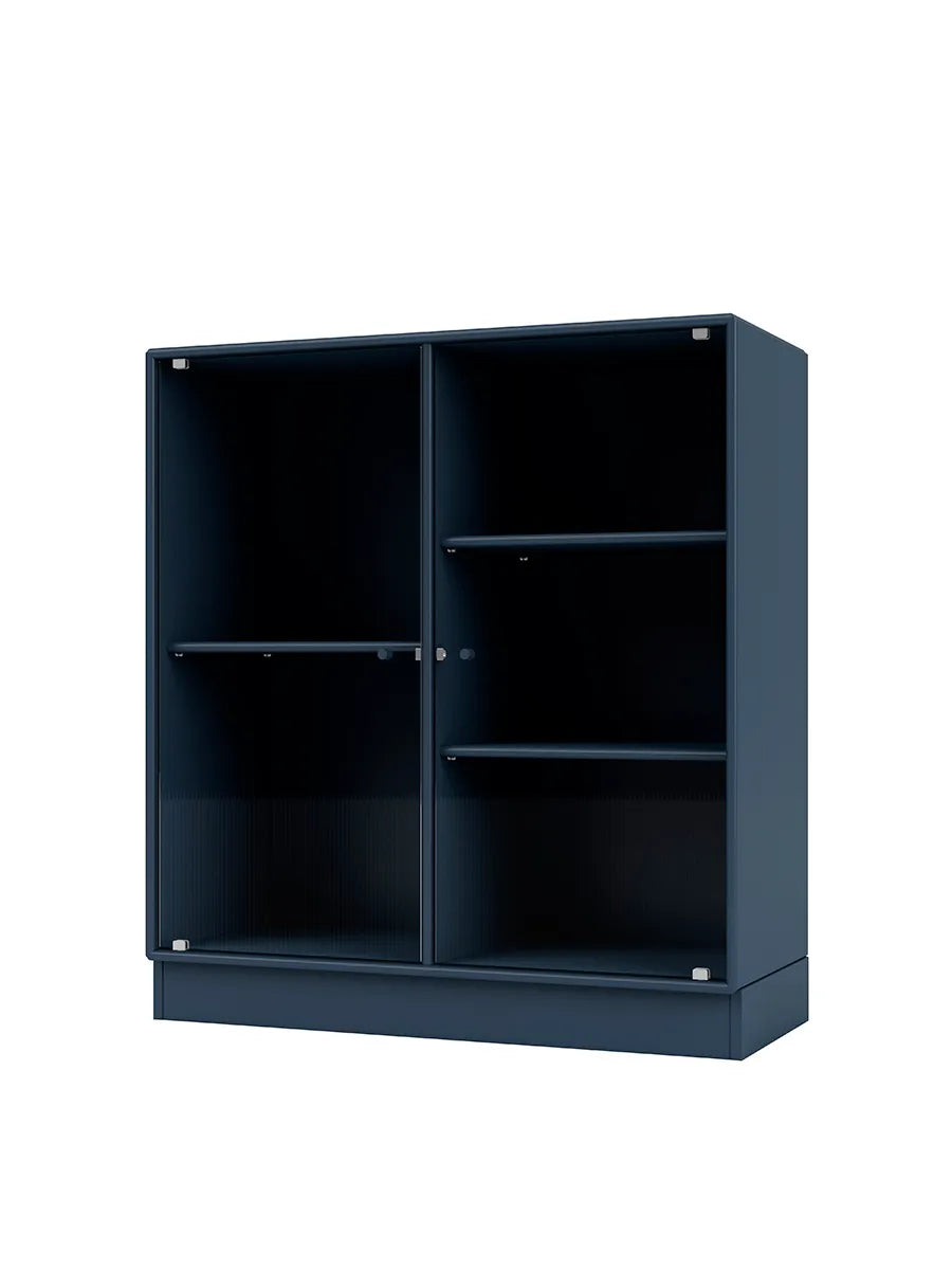 Ripple II Vitrineskab, inkl. sokkel fra Montana