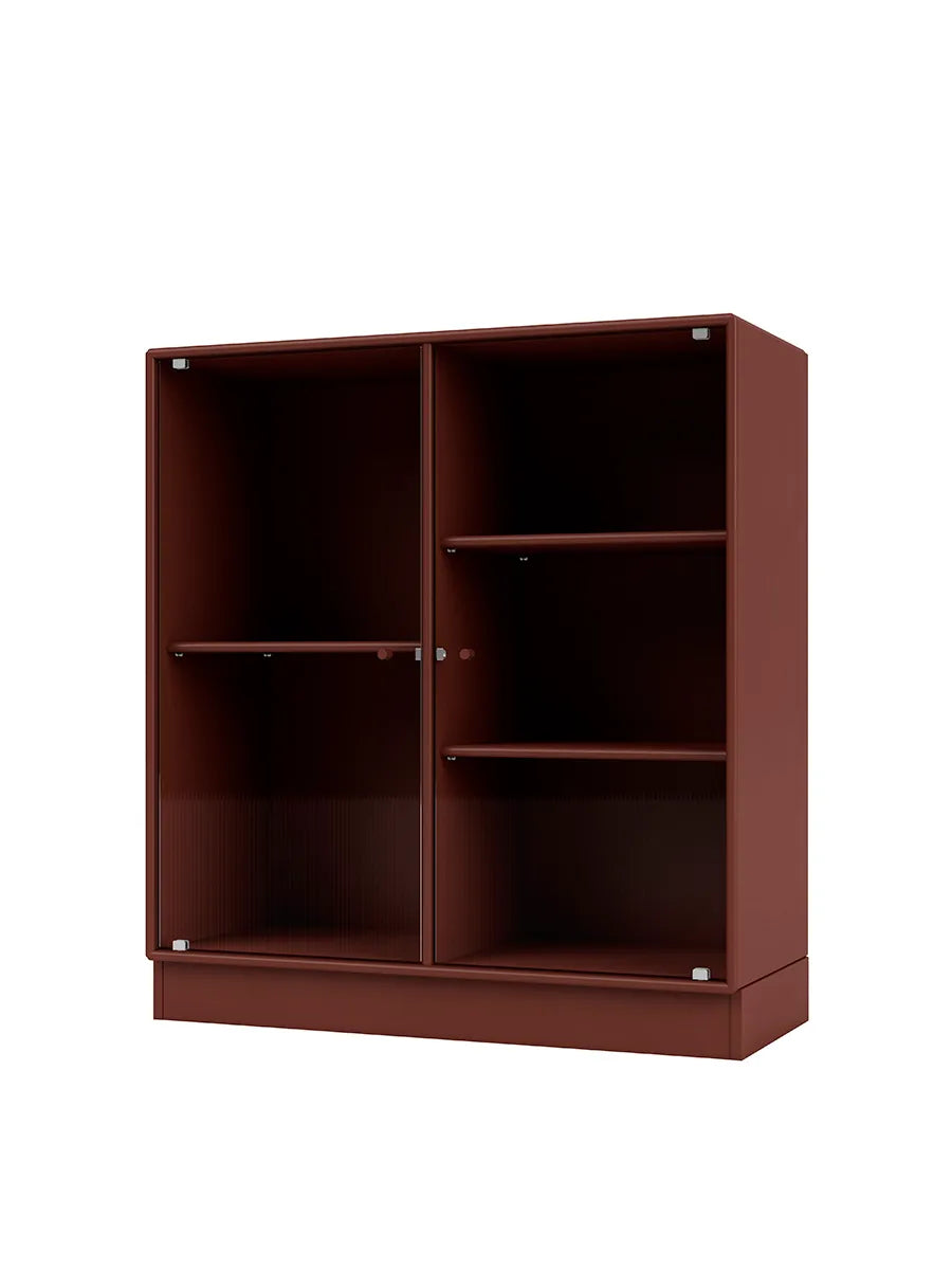 Ripple II Vitrineskab, inkl. sokkel fra Montana