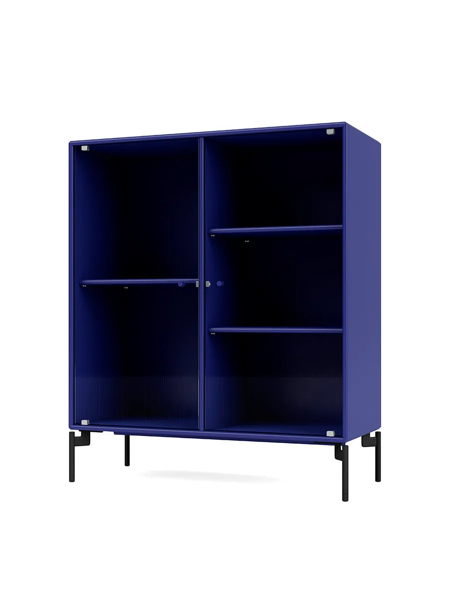 Ripple II Vitrineskab, inkl. ben fra Montana