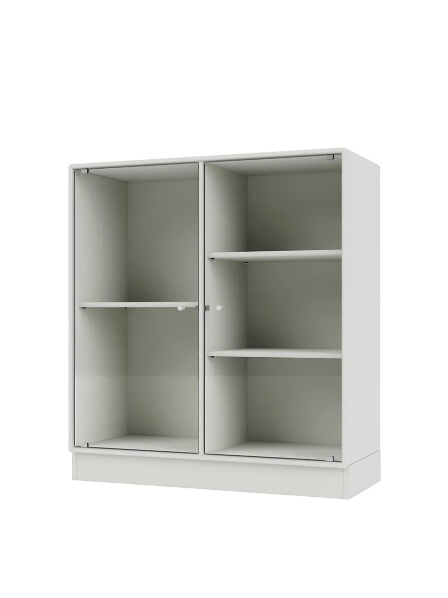 Ripple II Vitrineskab, inkl. sokkel fra Montana