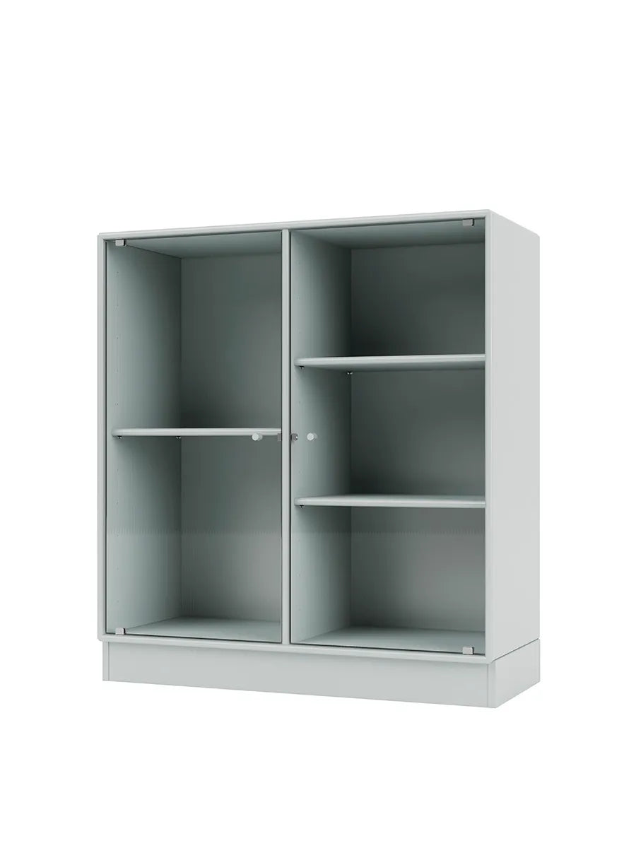 Ripple II Vitrineskab, inkl. sokkel fra Montana