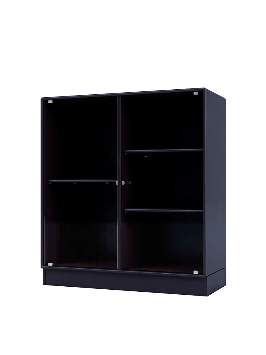 Ripple II Vitrineskab, inkl. sokkel fra Montana