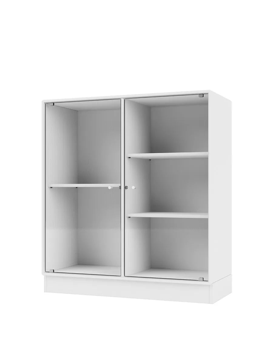 Ripple II Vitrineskab, inkl. sokkel fra Montana