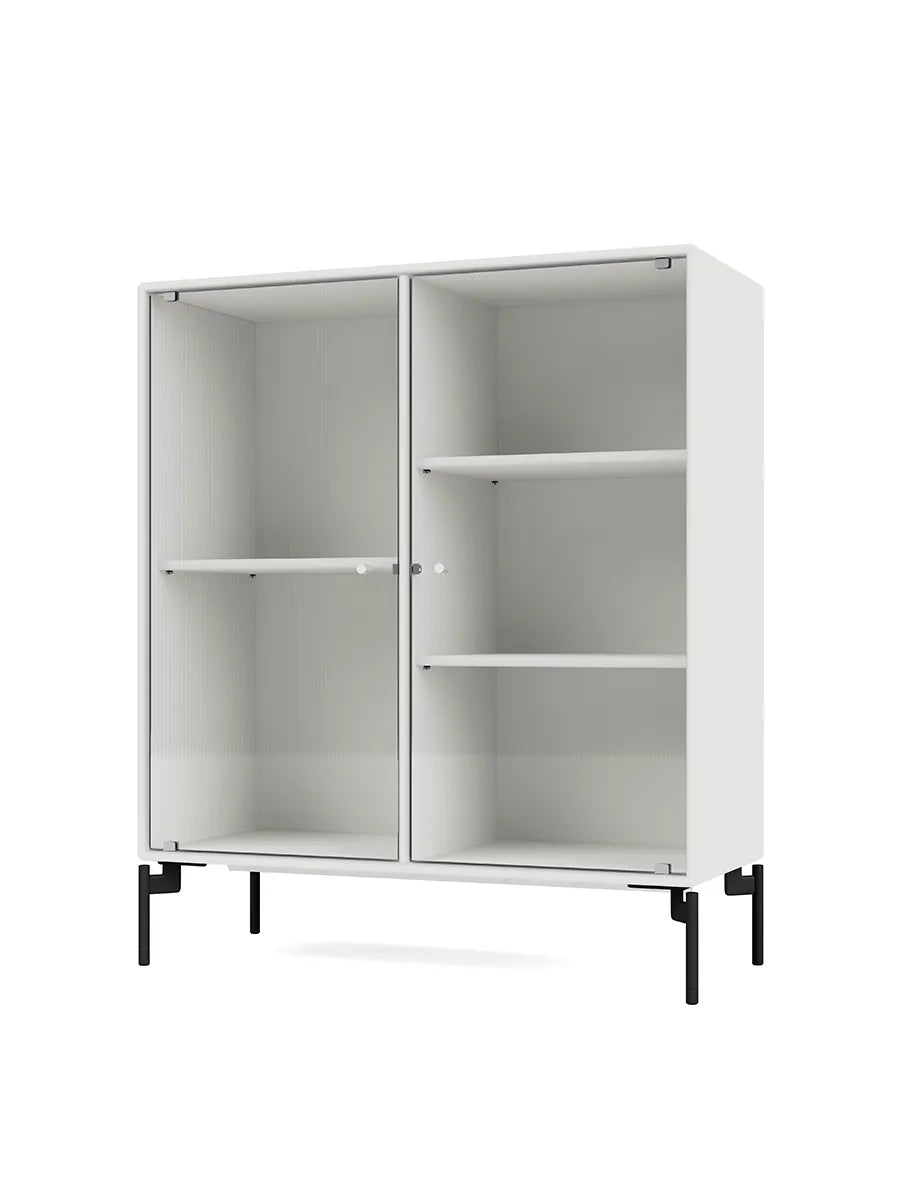 Ripple II Vitrineskab, inkl. ben fra Montana