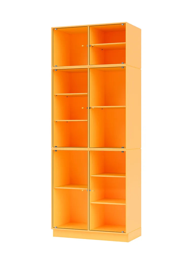 Ripple IV Vitrineskab, inkl. sokkel fra Montana