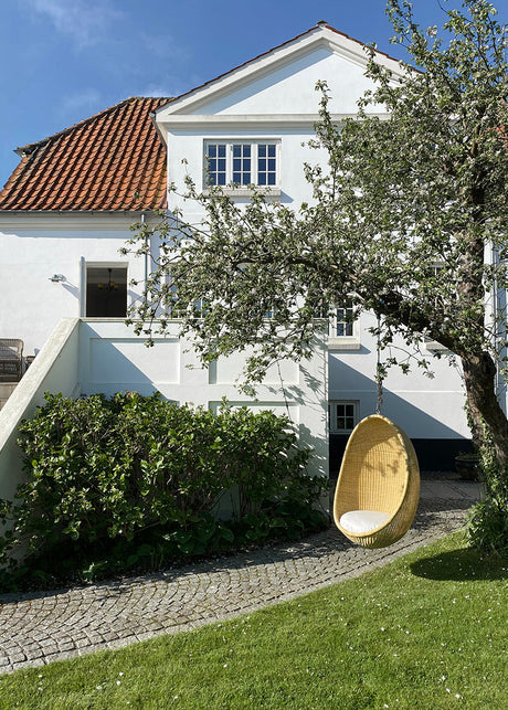 Outdoor Hanging Egg, Natural af Nanna Ditzel - 2 - Jacobsen Plus