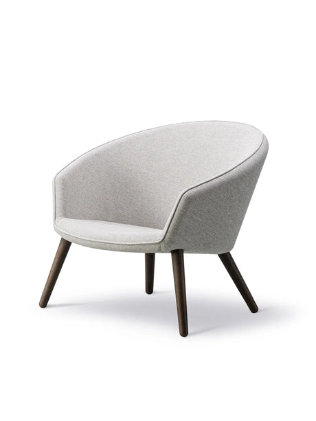 Ditzel Lounge Chair fra Fredericia Furniture - Stofgruppe 1 / Eg lak - Jacobsen Plus
