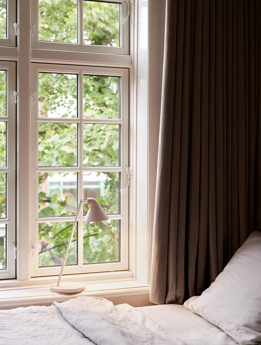 NJP Mini bordlampe fra Louis Poulsen