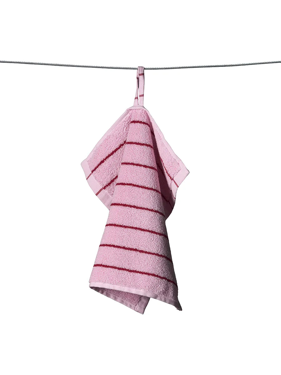 Naram towel - Baby pink & Ski patrol fra Bongusta