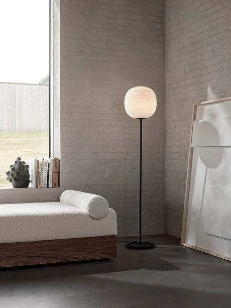 Lantern gulvlampe fra New Works - 4 - Jacobsen Plus