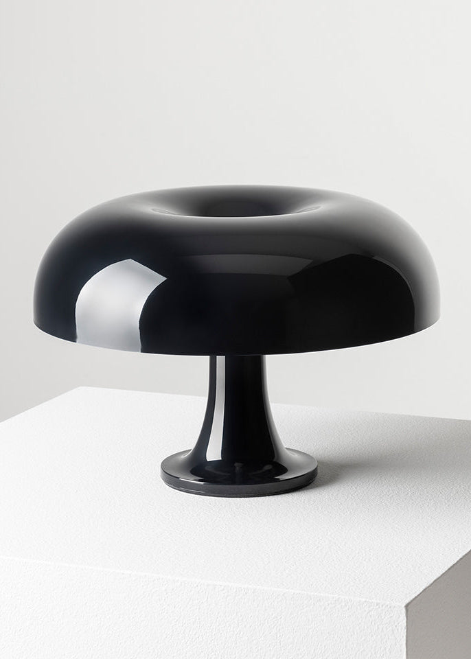 Nessino Bordlampe fra Artemide - Special edition black - Jacobsen Plus