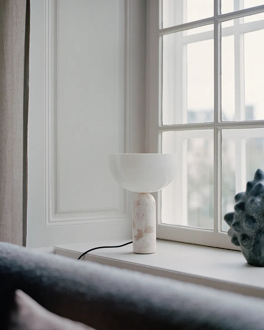 Kizu Bordlampe Small, Kunis Breccia Marble fra New Works