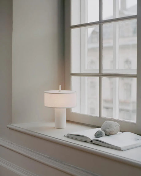 Margin Portable Table Lamp fra New Works - Beige Canvas - Jacobsen Plus
