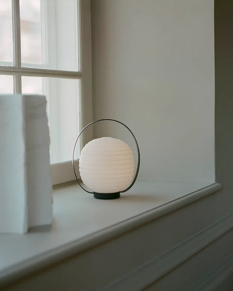 Lantern Portable Table Lamp fra New Works - 2 - Jacobsen Plus
