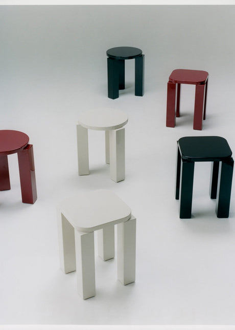 New Works Atlas Stool, lakeret - Espresso - Jacobsen Plus