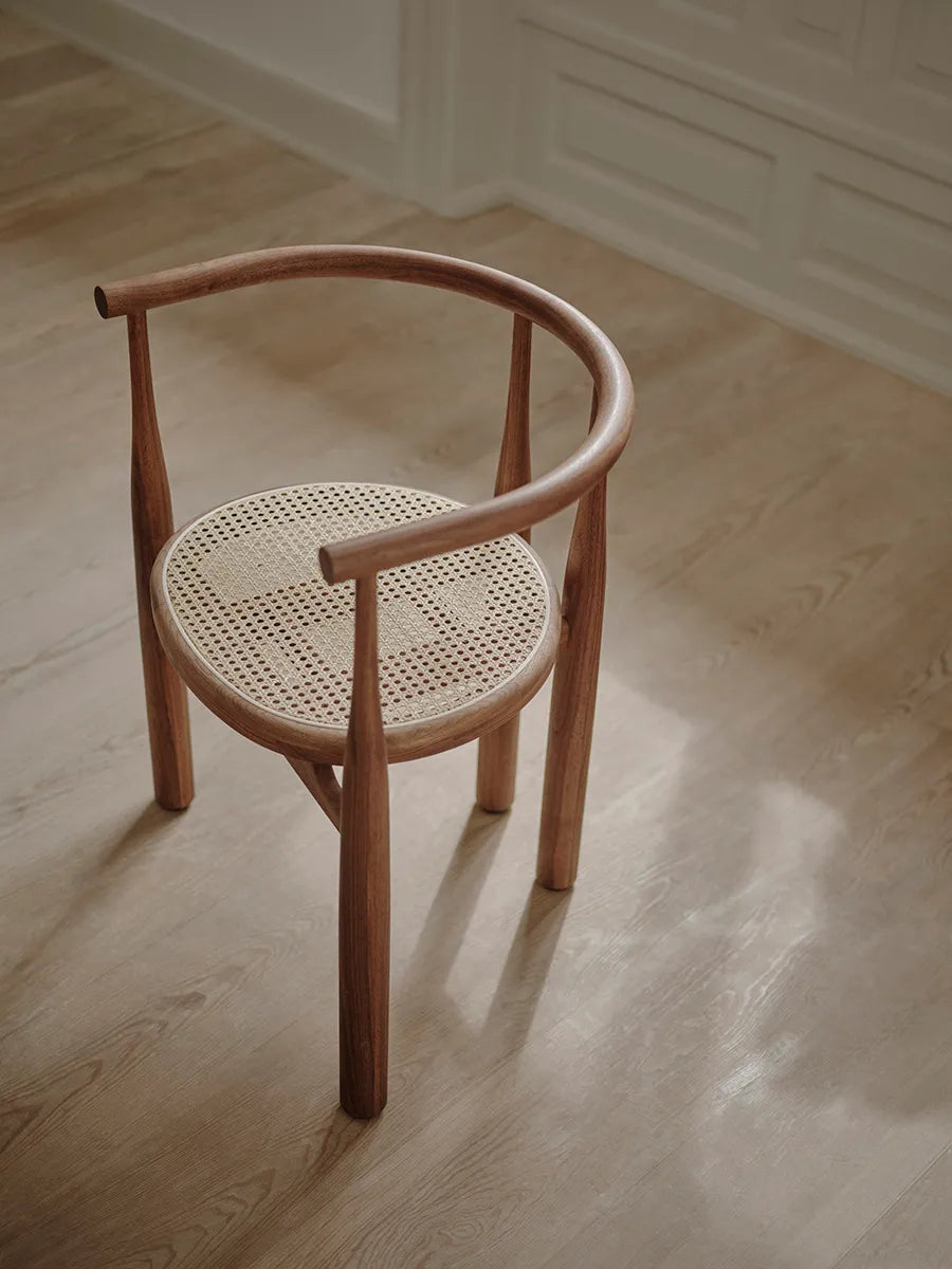 Bukowski Chair m. Fransk Flet, valnød fra New Works