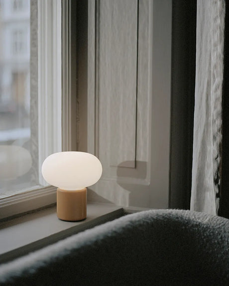 Karl-Johan portable bordlampe, Ochre Yellow fra New Works - 2 - Jacobsen Plus