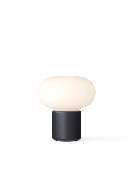 Karl-Johan portable bordlampe, Cold Black fra New Works - 1 - Jacobsen Plus
