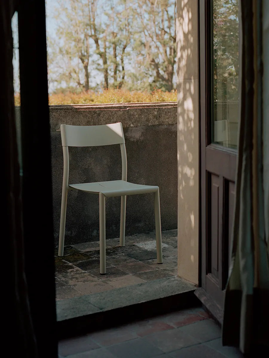 May Chair, light grey fra New Works