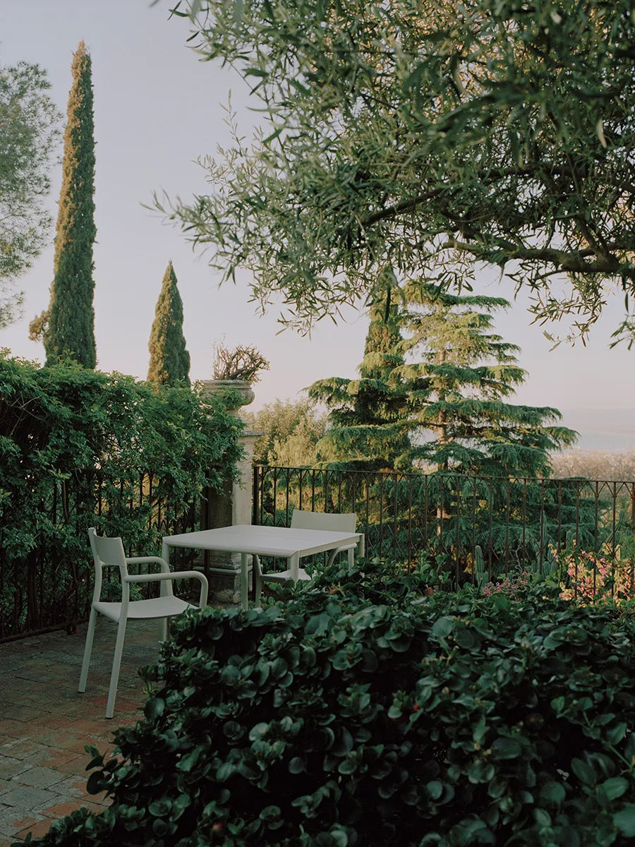 May Spisebord 85 x 85, light grey fra New Works