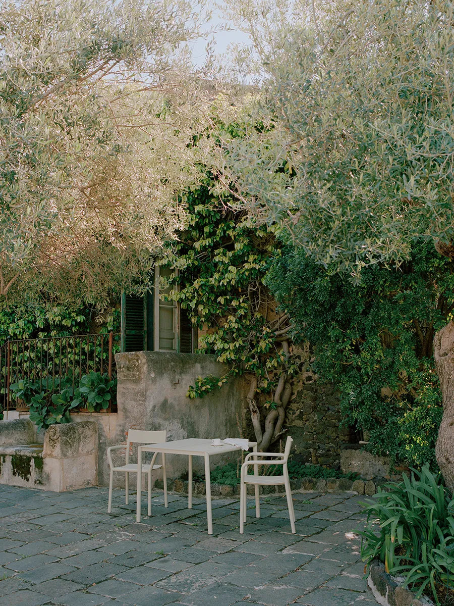 May Spisebord 85 x 85, light grey fra New Works