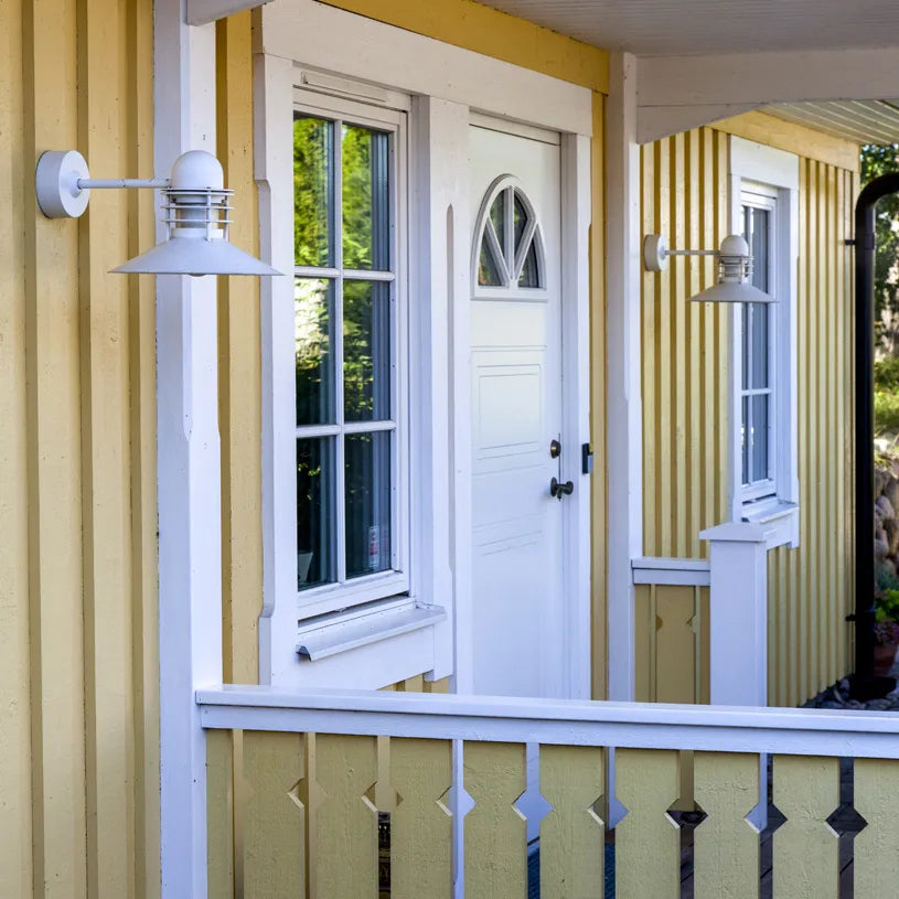 Nyhavn, hvid væglampe fra Louis Poulsen