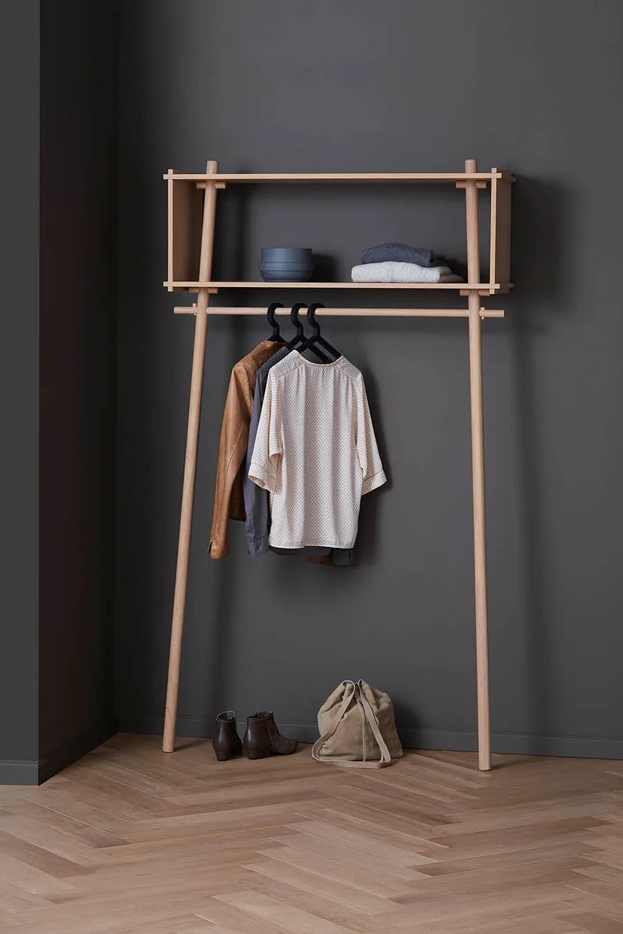 Illusion Hanger, black fra Woud - 3 - Jacobsen Plus