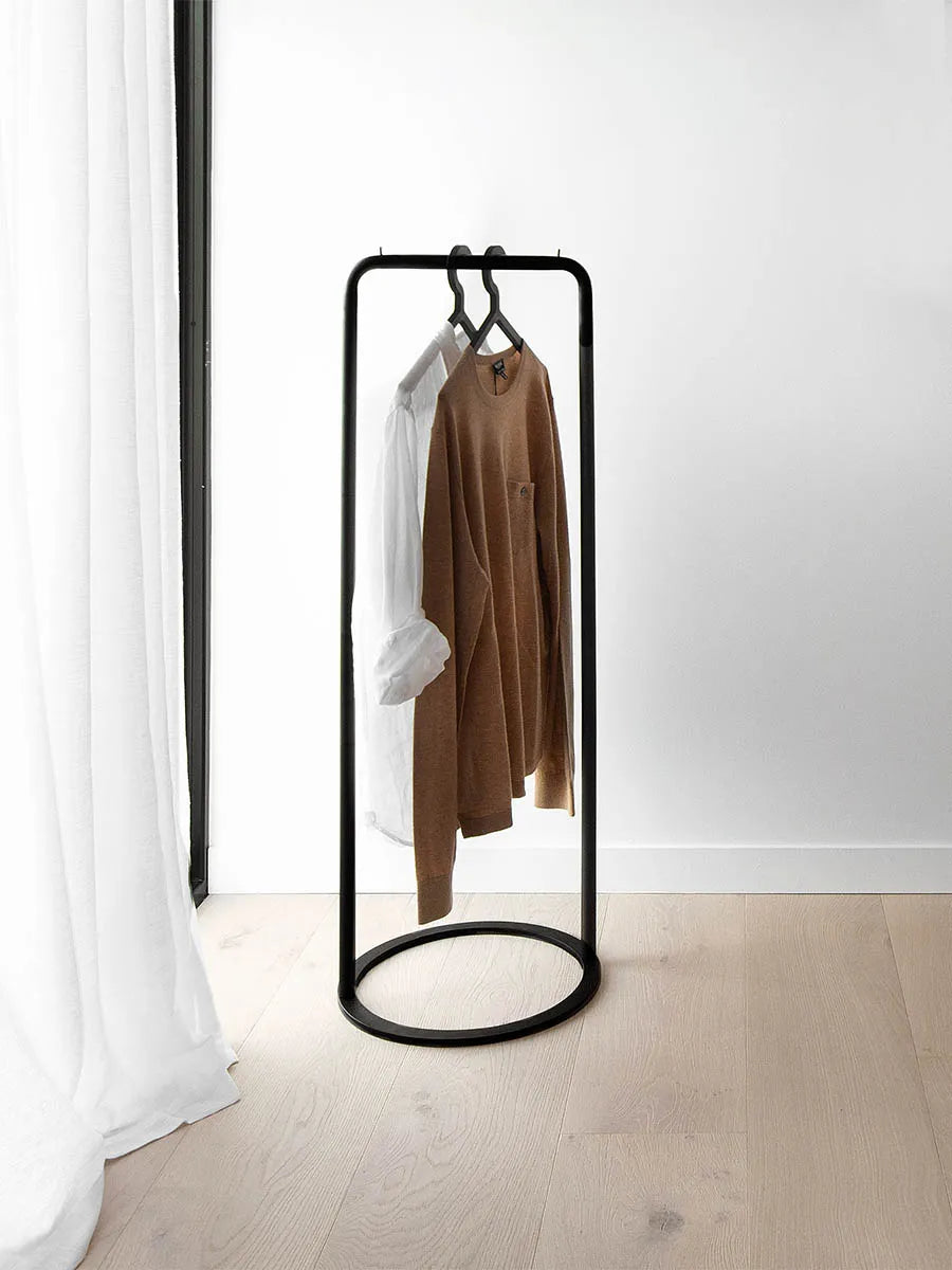 O&O Clothes Rack fra Woud - 11 - Jacobsen Plus