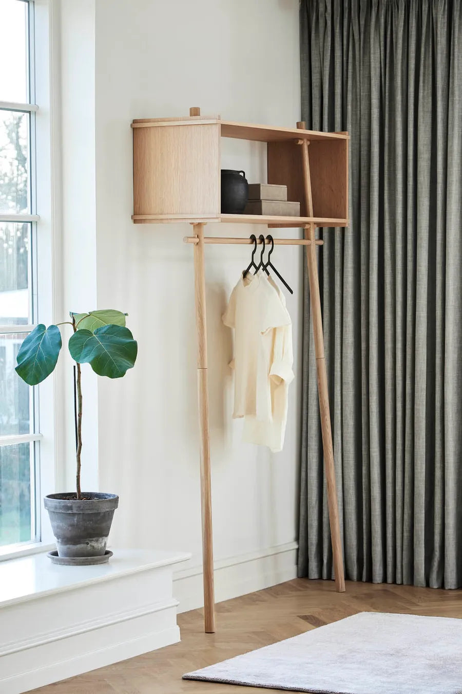 Töjbox Wardrobe fra Woud - 3 - Jacobsen Plus