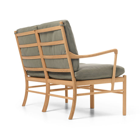 OW149-2 Colonial sofa eg olie, Terra-læder af Ole Wanscher - Terra Jade 20368 - Jacobsen Plus