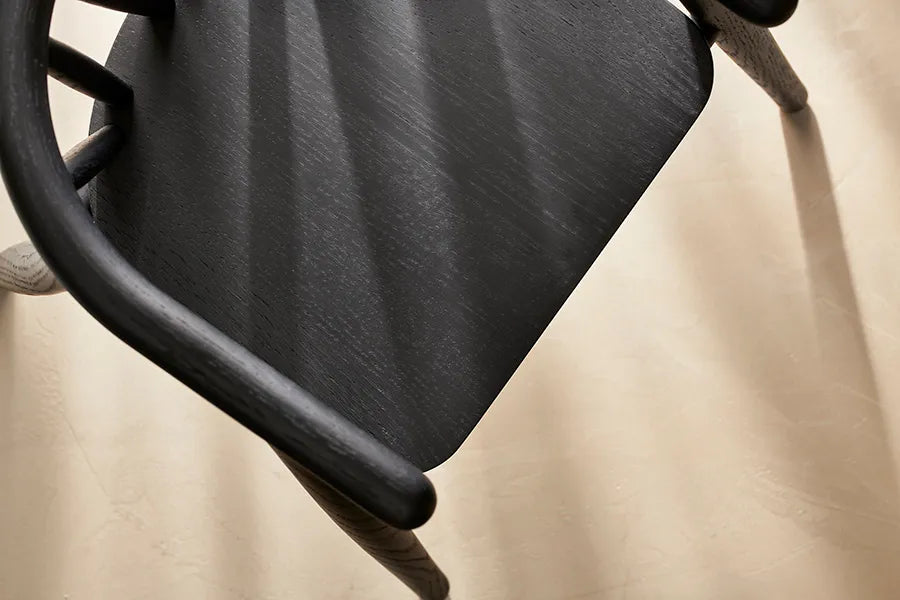 Storm Børnestol, sortlakeret eg fra Oaklings