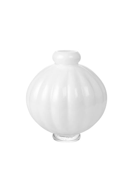 Balloon Vase 01, glas fra Louise Roe - Opal White - Jacobsen Plus