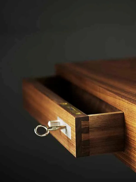 CH110 Skrivebord af Hans J. Wegner - Eg / Lak - Jacobsen Plus