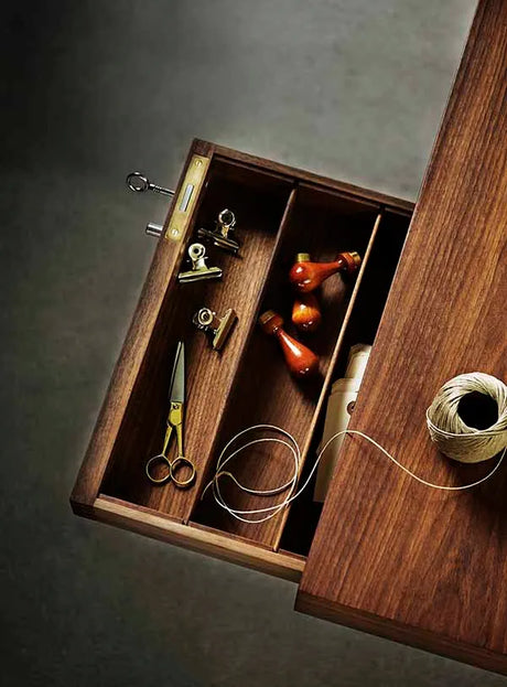 CH110 Skrivebord af Hans J. Wegner - Eg / Lak - Jacobsen Plus
