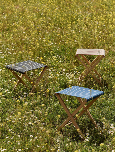 Outdoor Market Folding Stool fra Hay - Blue with beige stripe - Jacobsen Plus